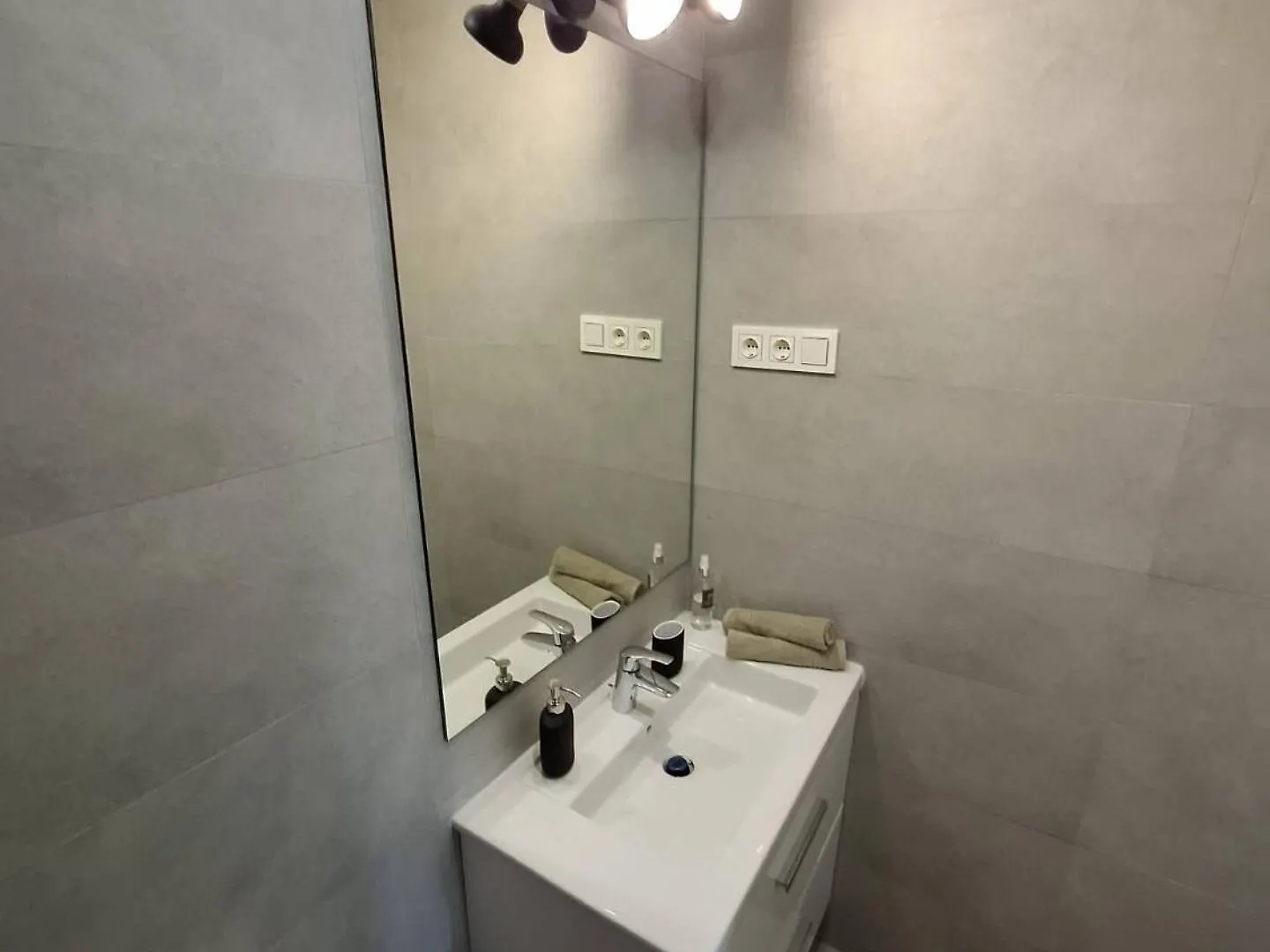 Happy Travel Urban Sky 26A Apartment Malaga 0*,  Spain