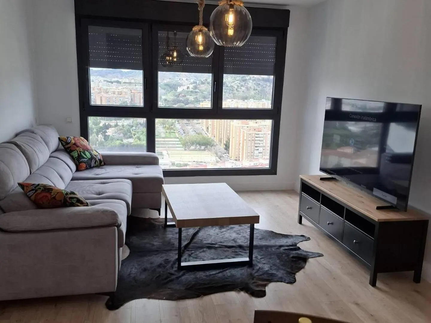 Happy Travel Urban Sky 26A Apartment Malaga Spain